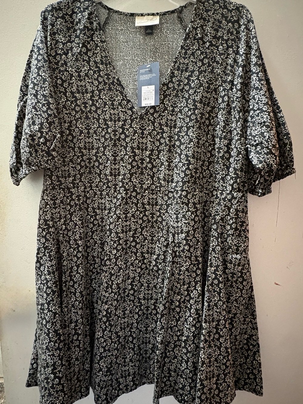 Universal Thread Black and White Floral Midi Dress